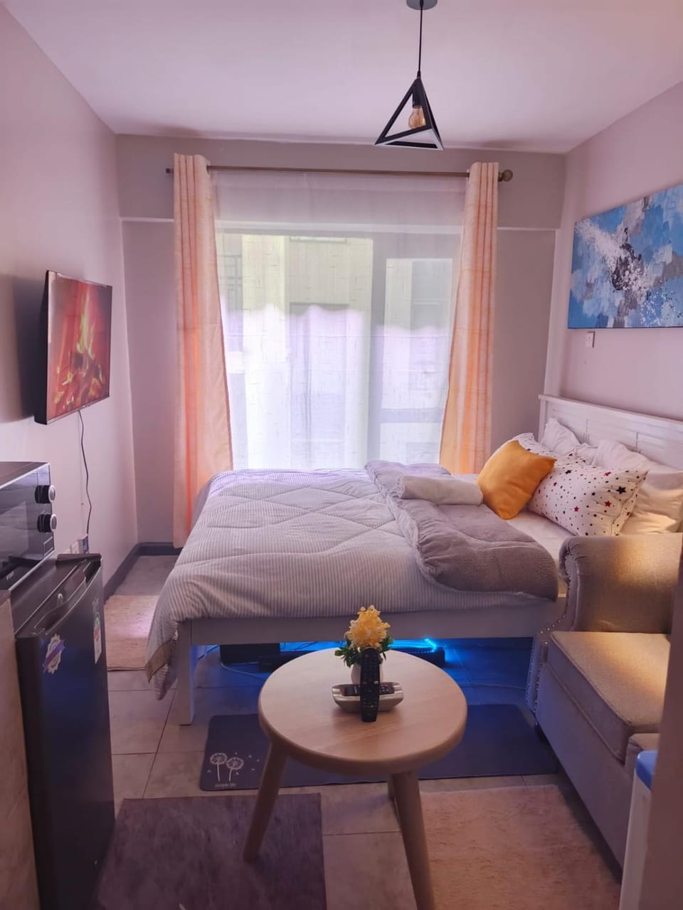 Photo of the whole room