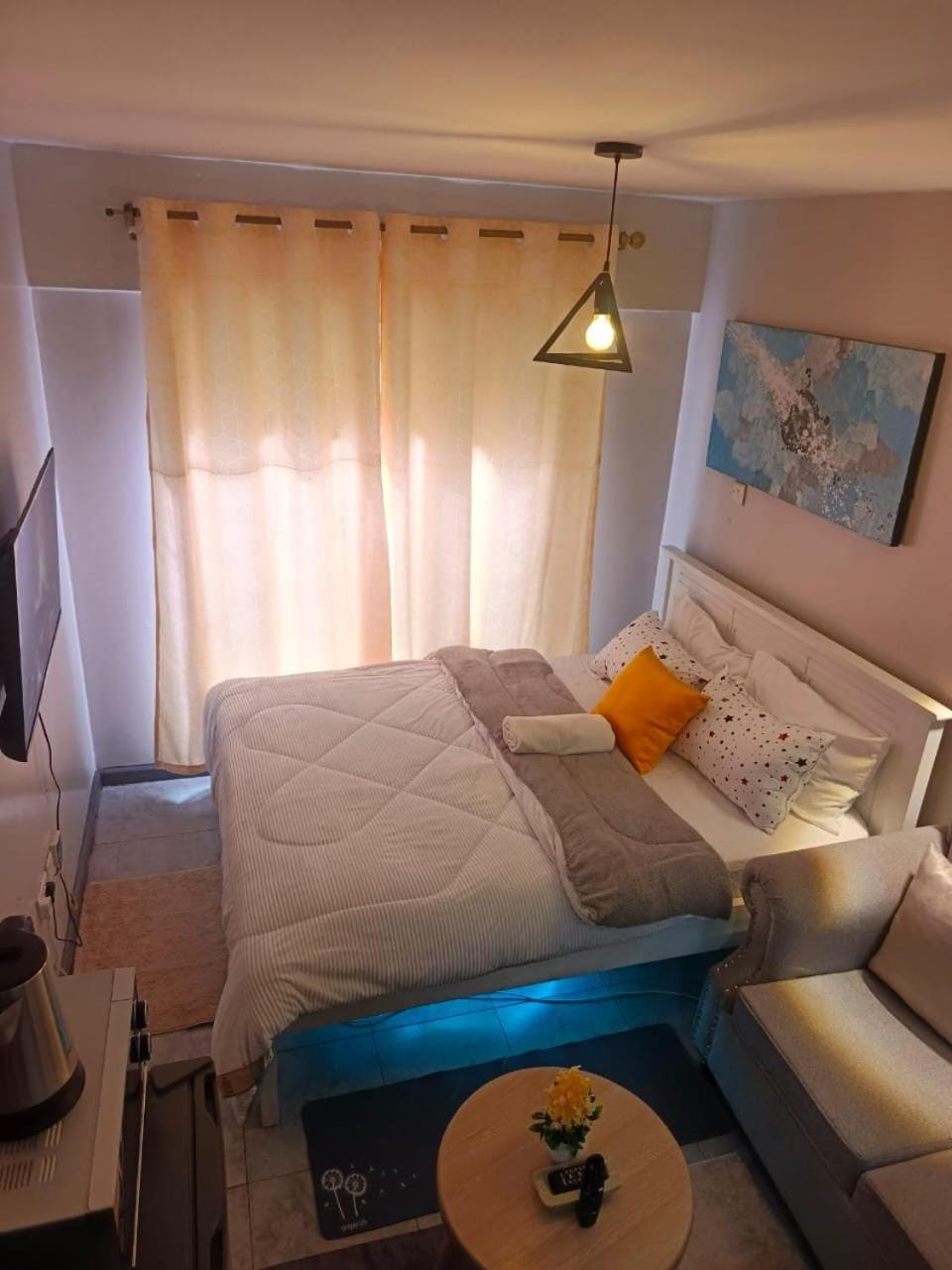 Photo of the whole room