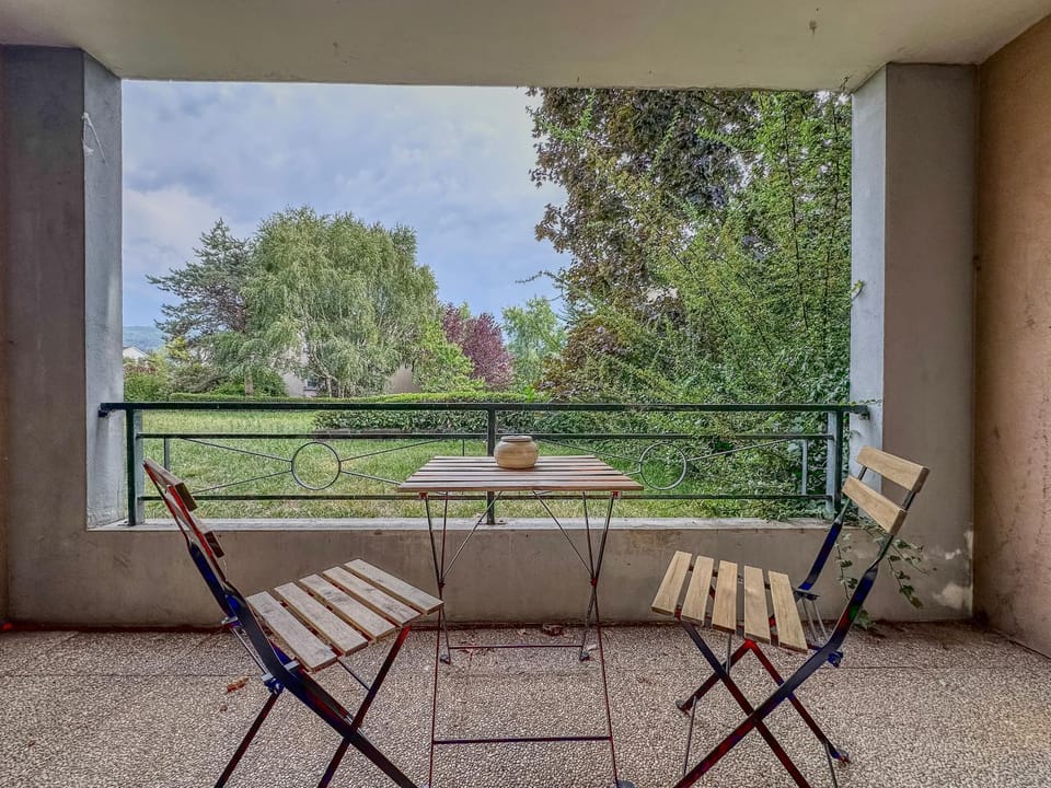 Patio, Spring, Day, Garden, View (from property/room), Balcony/Terrace, Living room, Seating area, Dining area, Garden view