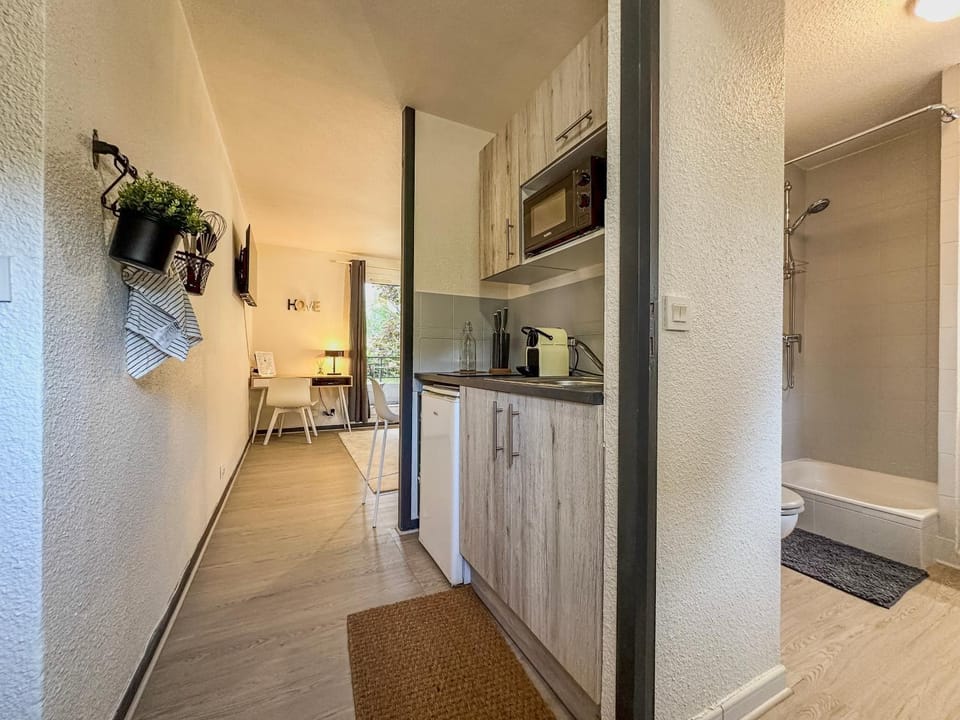 Kitchen or kitchenette, dishwasher, minibar, oven, pet friendly, stove