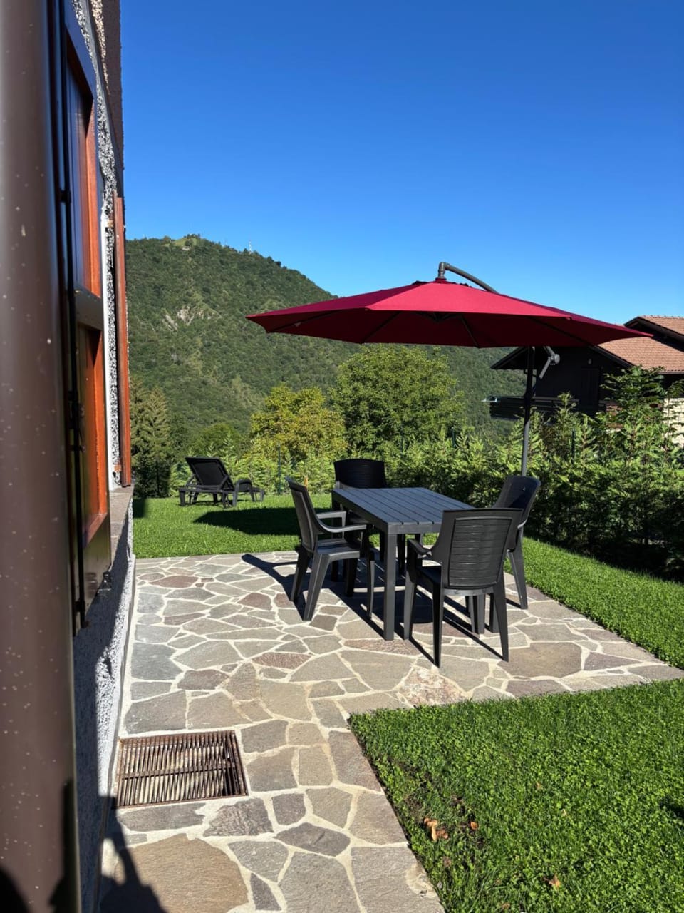 Patio, Dining area, Garden view