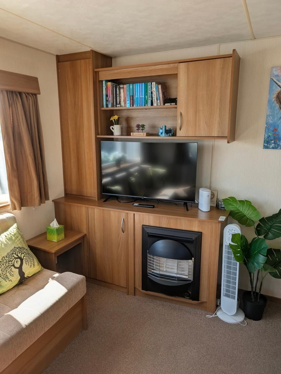 Communal lounge/ TV room, TV and multimedia, Living room, Seating area, Evening entertainment
