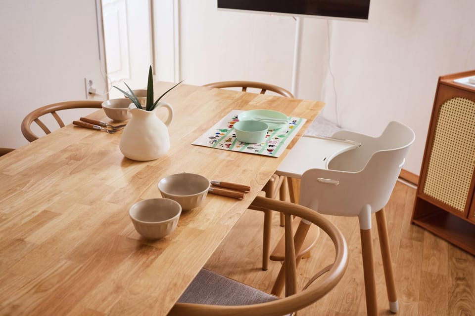 Living room, Seating area, Dining area