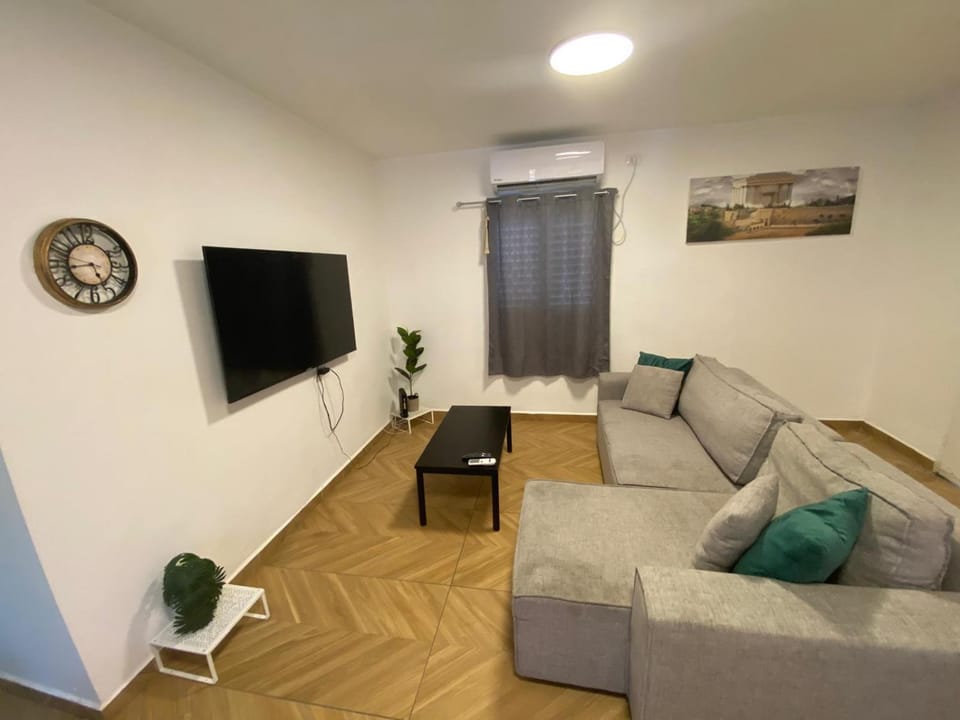 TV and multimedia, Seating area