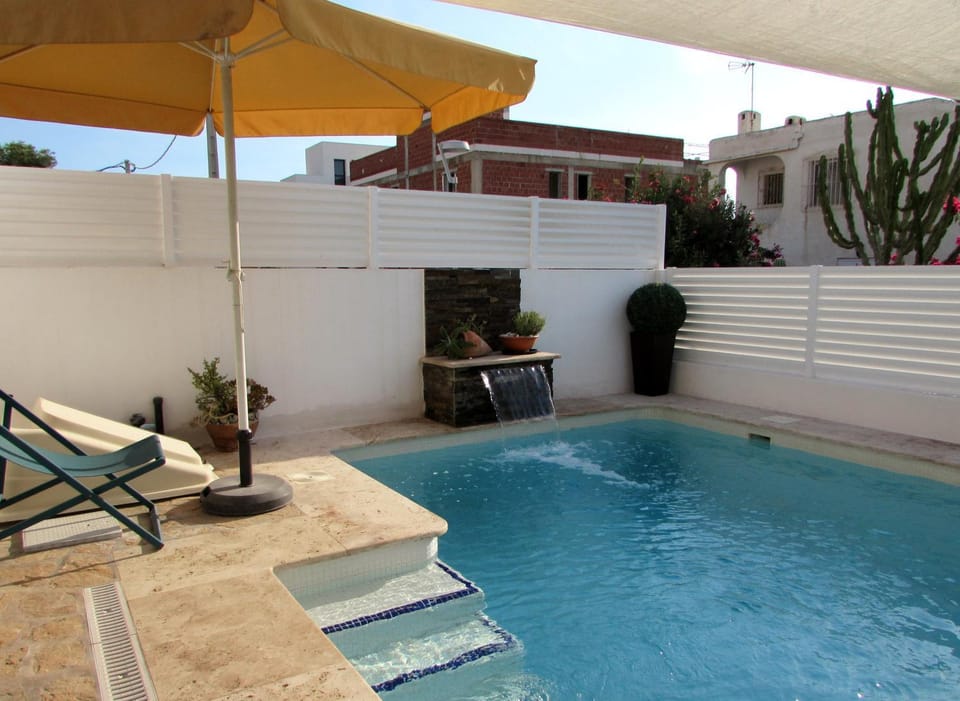 Swimming pool, Swimming pool