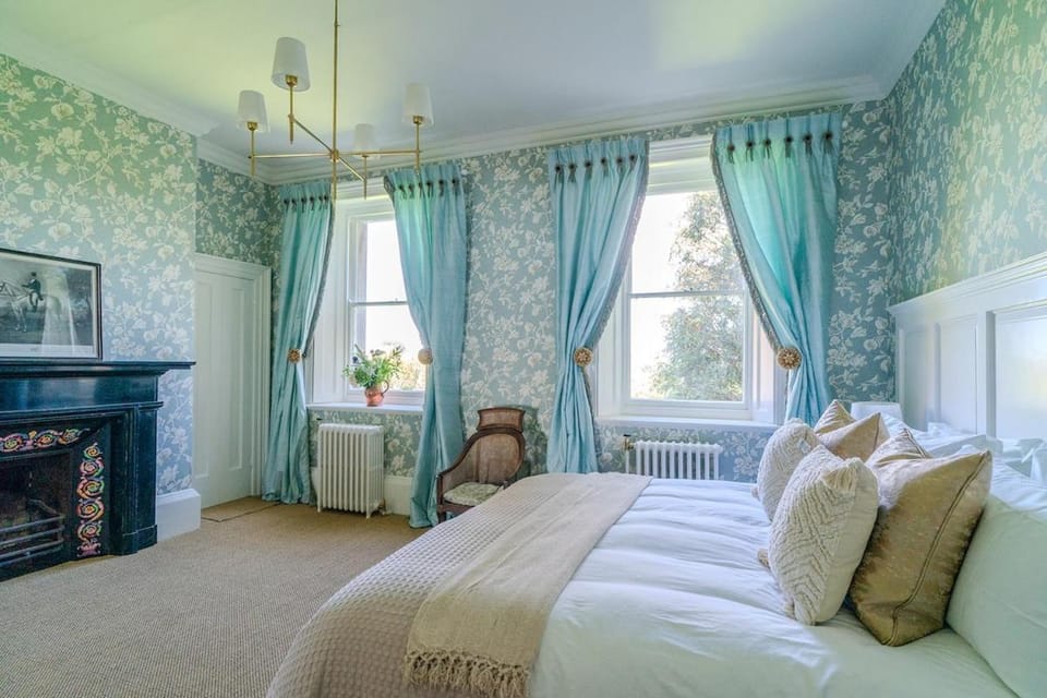 Earnshill House House in South Somerset District