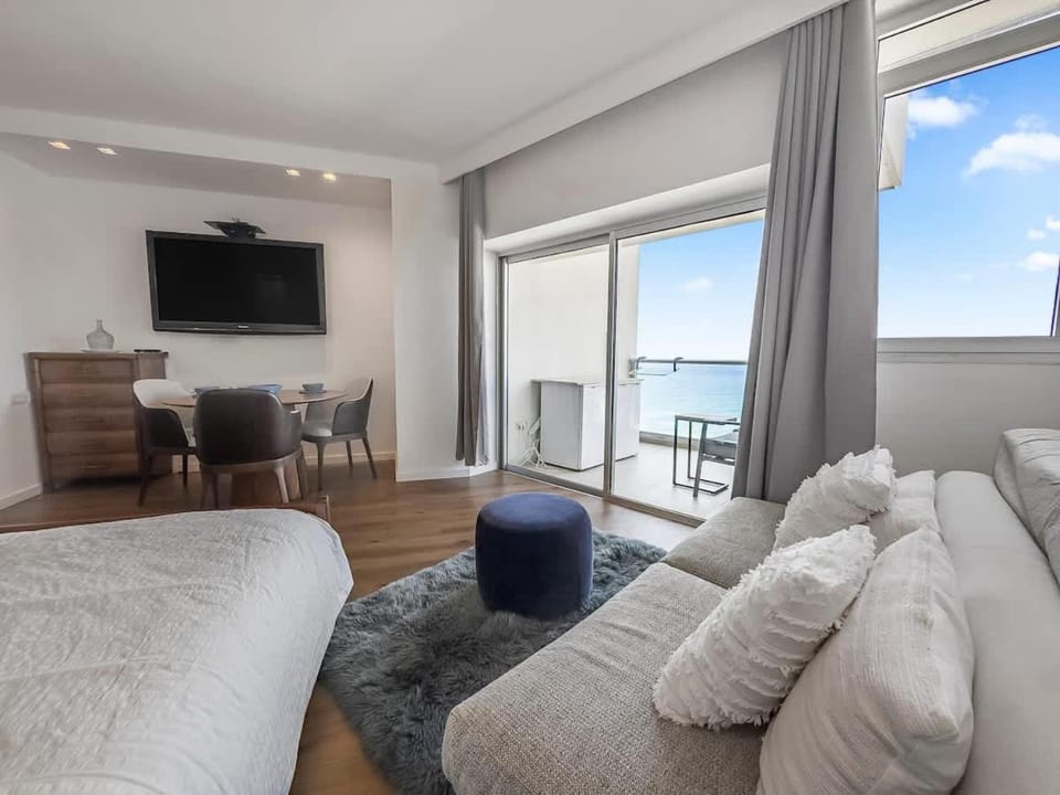 The Sharon Sunset Loft Apartment in Herzliya
