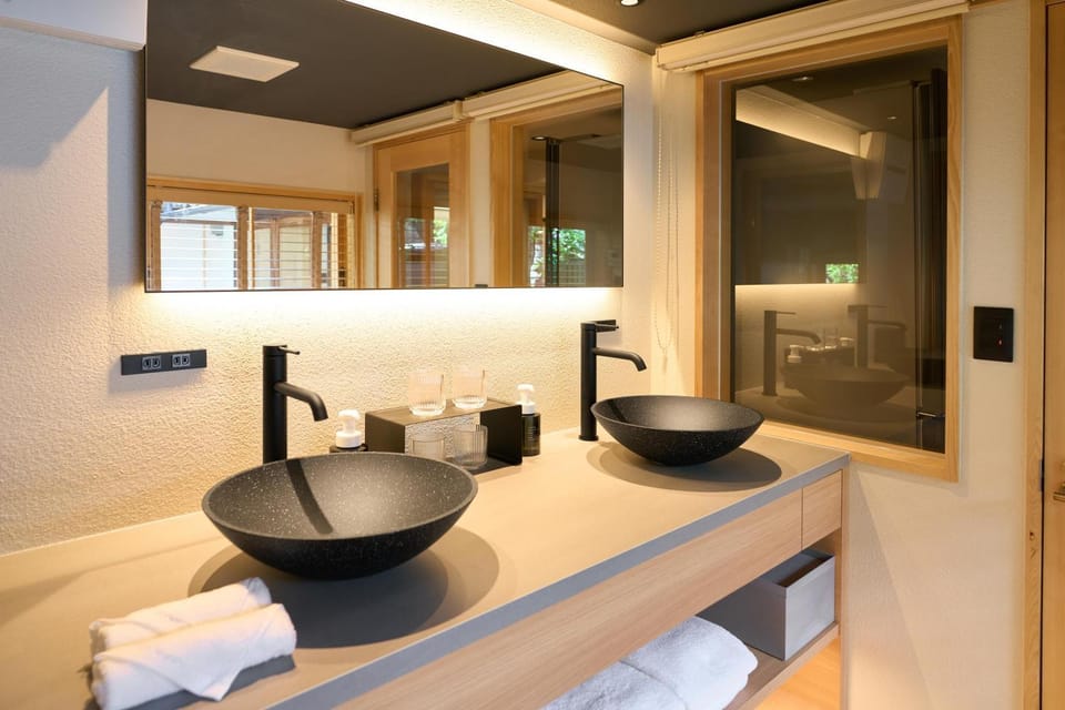 Bathroom, towels