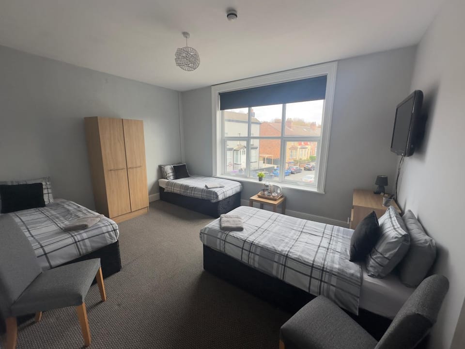 Bed, Photo of the whole room, Bedroom, wardrobe