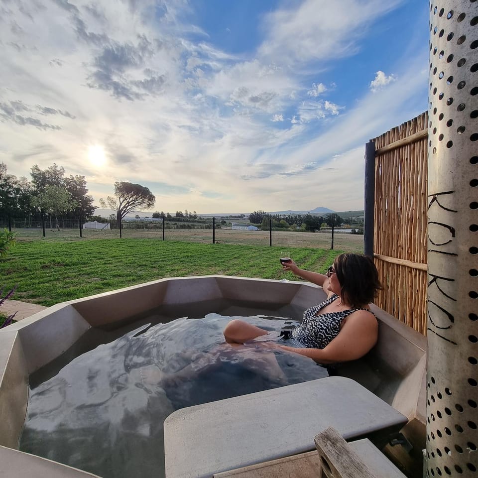 Hot Tub, Hot Tub