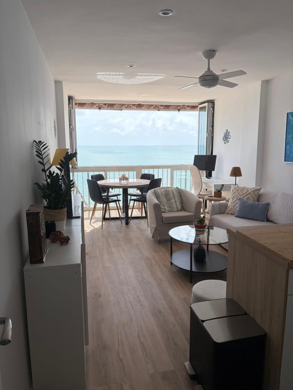 Living room, Sea view