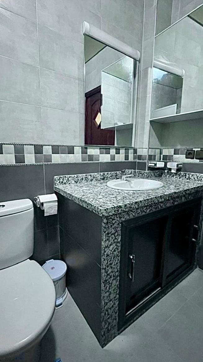 Toilet, Bathroom