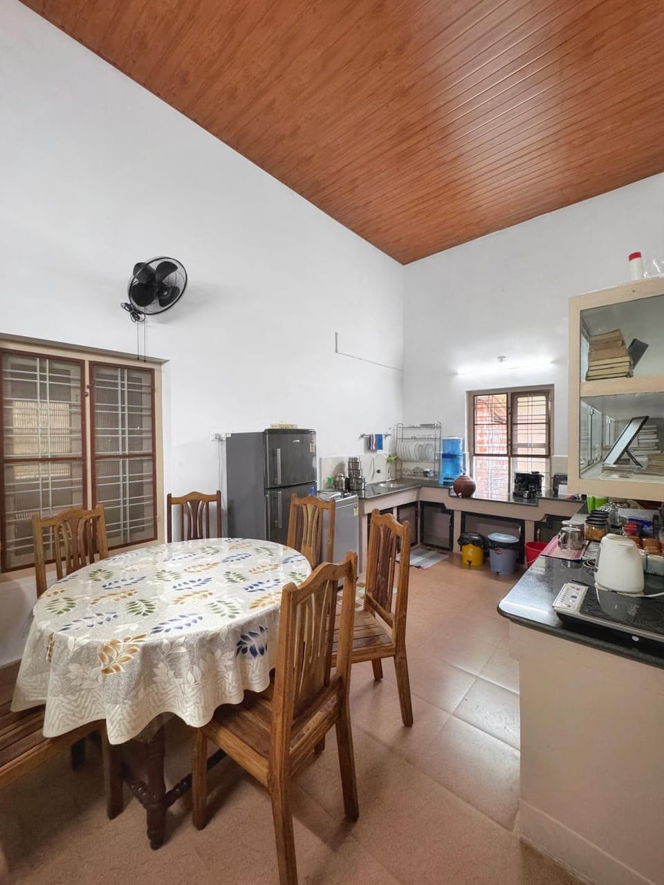 Activities, Library, Coffee/tea facilities, Seating area, Dining area