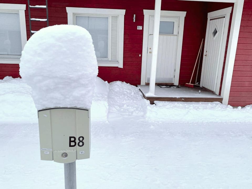 Property building, Winter, Parking