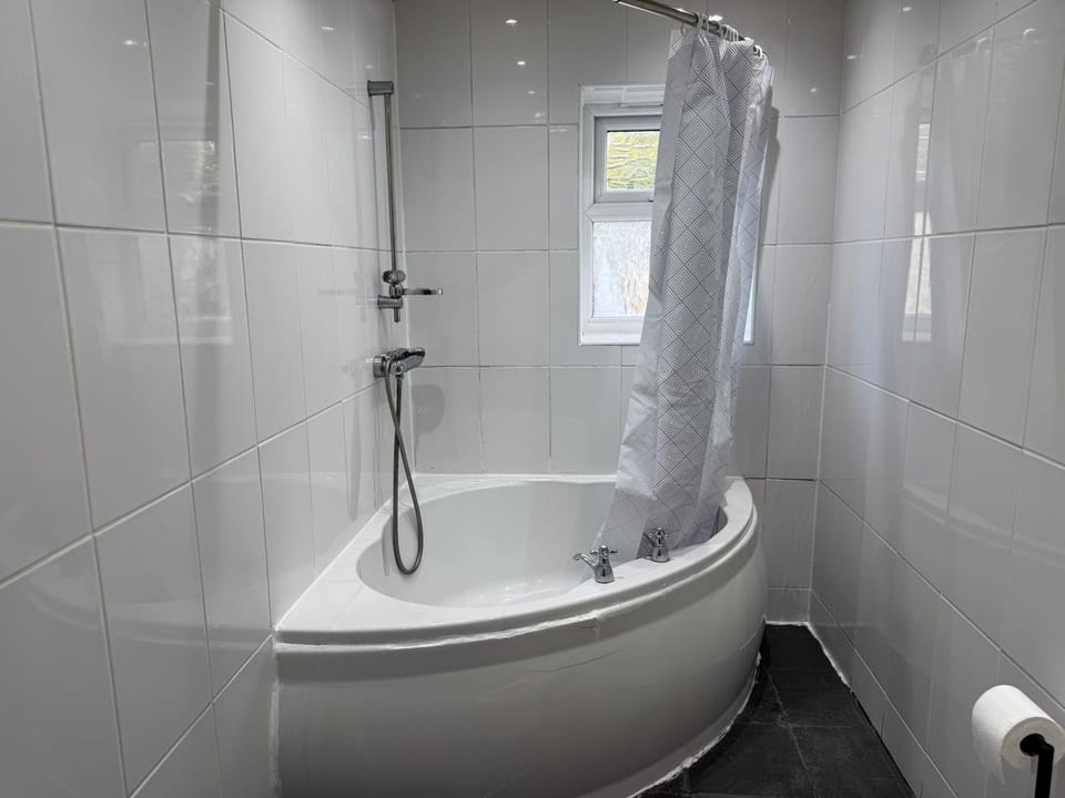 Shower, Bathroom, Bath, towels