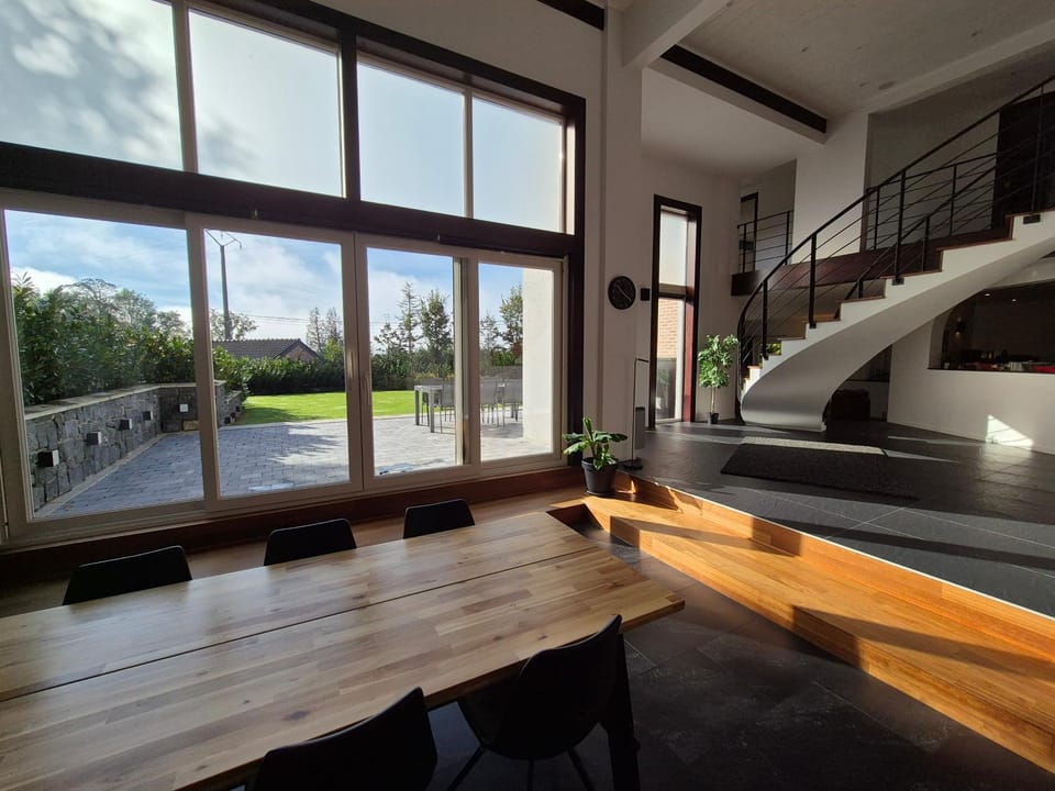 View (from property/room), Balcony/Terrace, Dining area