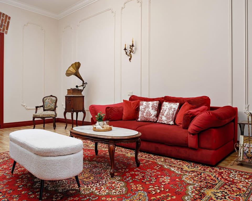 TV and multimedia, Living room, Seating area, Dining area, Bedroom, flat iron, wardrobe