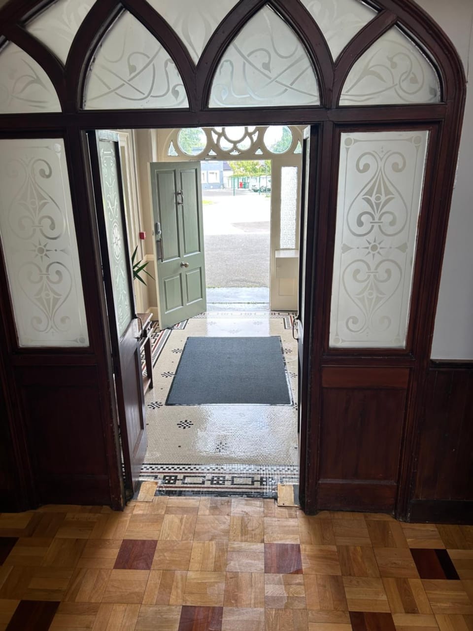 Facade/entrance