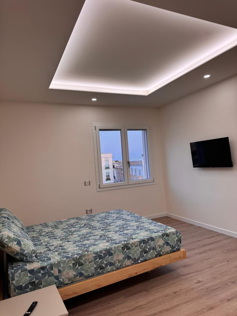 TV and multimedia, Photo of the whole room, Bedroom