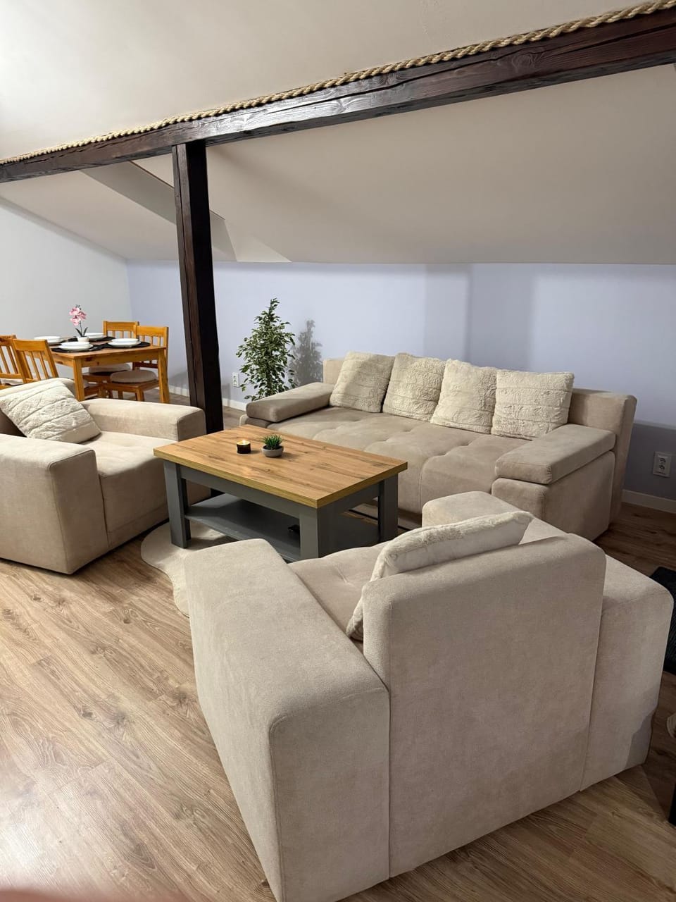 Living room, Seating area