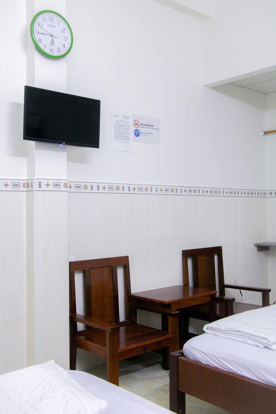 TV and multimedia, Photo of the whole room, Bedroom