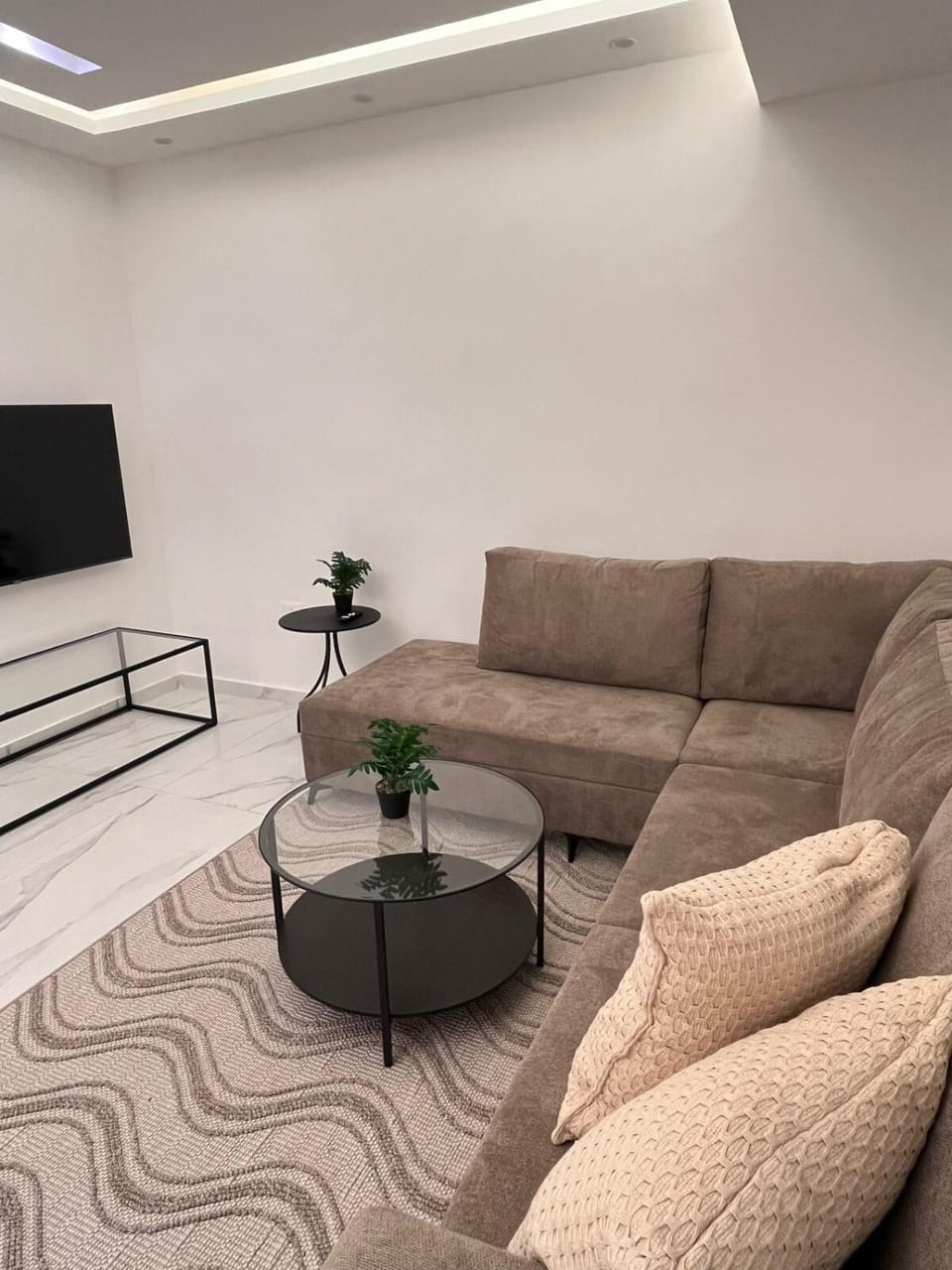 Luxurious 2 bedroom furnished apartment in Abdoun Apartment in Africa