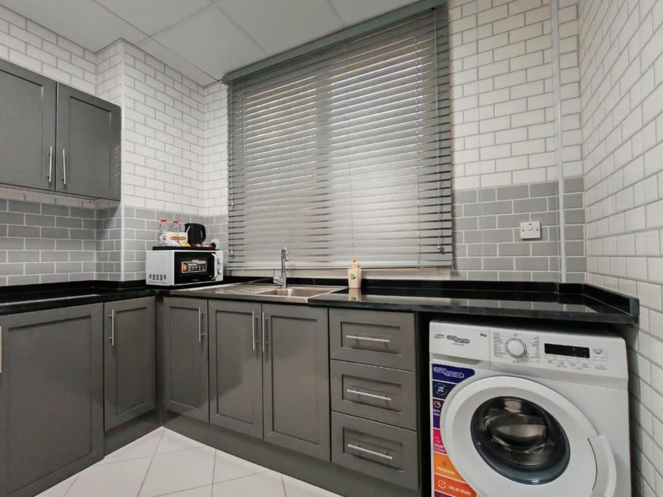 Kitchen or kitchenette, washing machine, kitchen