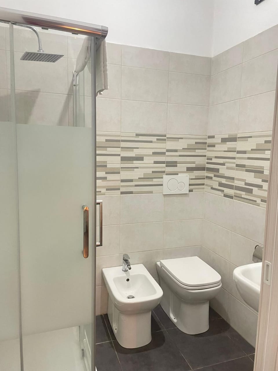 Shower, Toilet, Bathroom, bidet