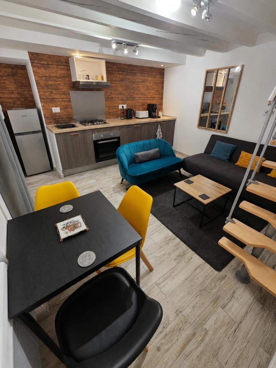 Grand T2 entier à 8 min à pied de la gare de Montluçon House in Montluçon