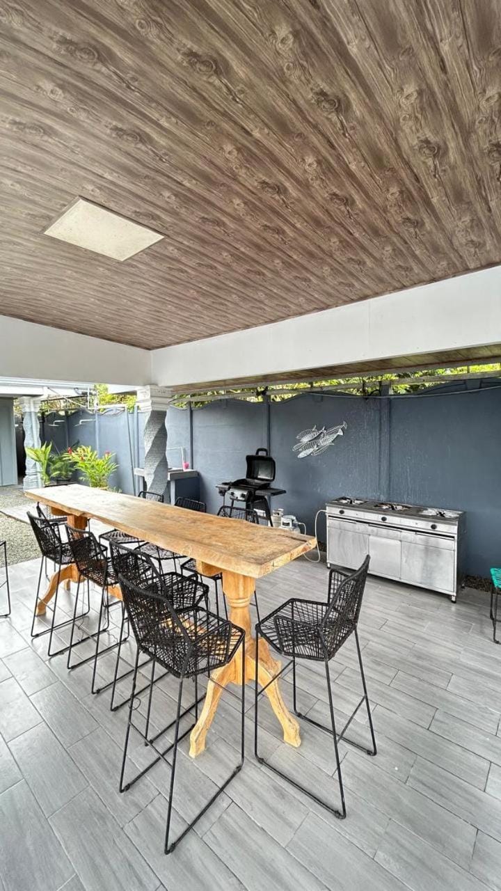 Patio, Living room