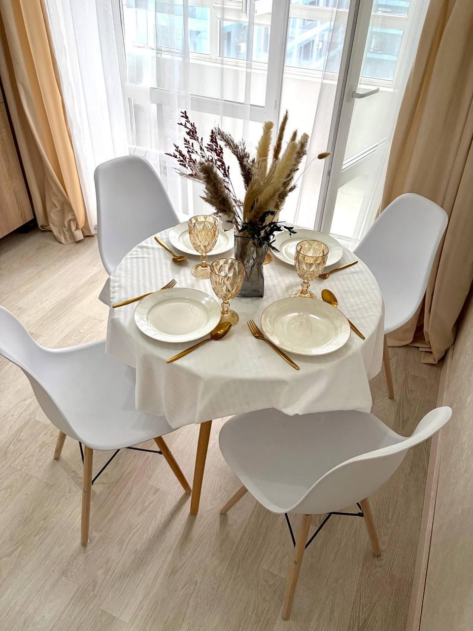 Seating area, Dining area