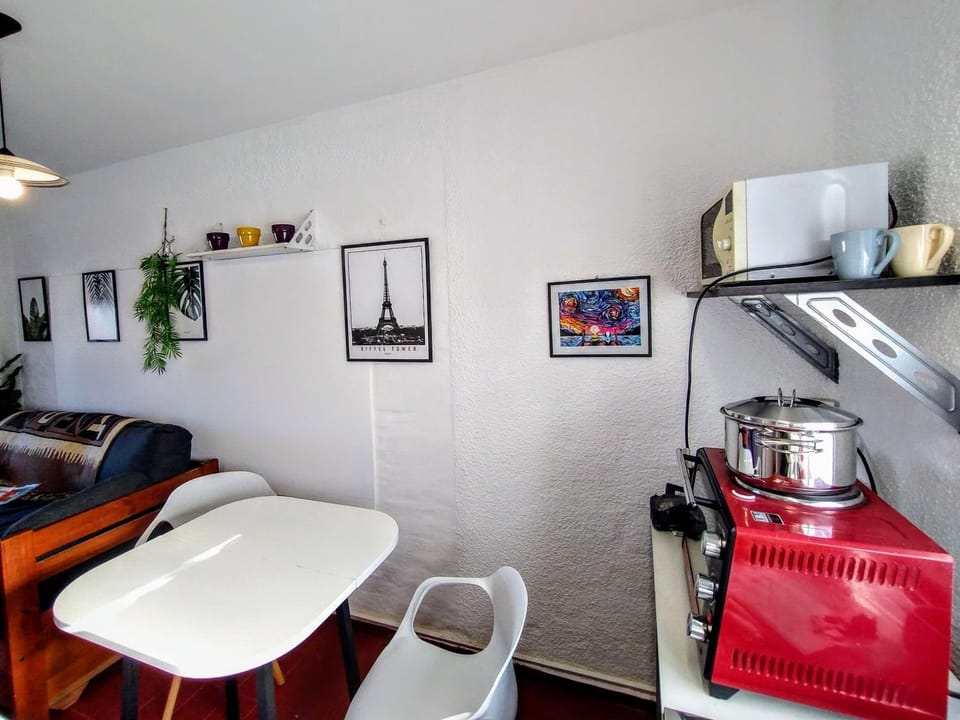 Kitchen or kitchenette, Living room, Dining area