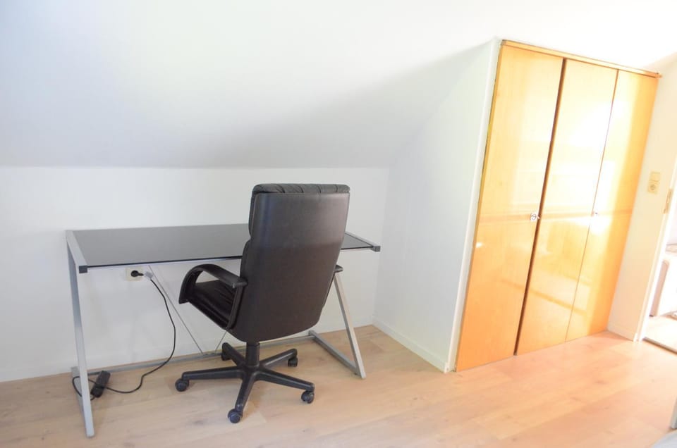 Bedroom, wardrobe