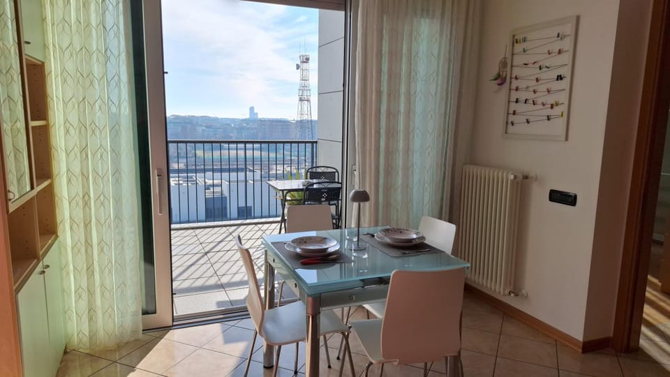 Patio, Natural landscape, View (from property/room), Balcony/Terrace, Living room, Seating area, Dining area