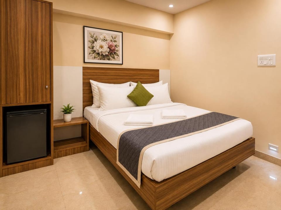 Bed, Photo of the whole room, wardrobe