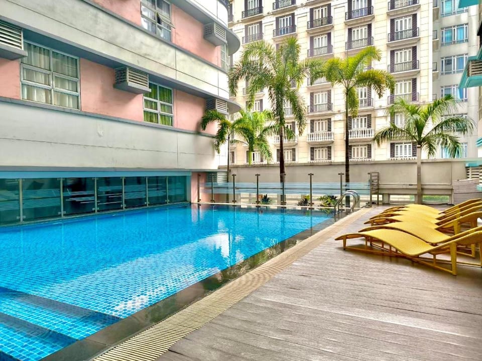 Swimming pool, Swimming pool