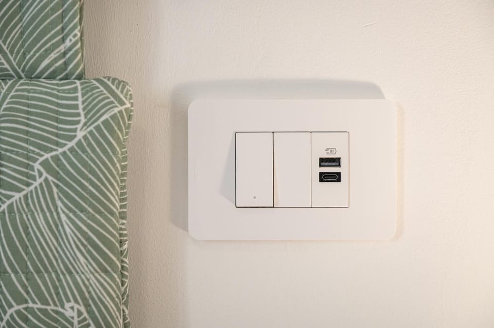 Photo of the whole room, Decorative detail