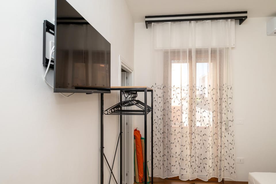 TV and multimedia, Evening entertainment, wardrobe, air conditioner