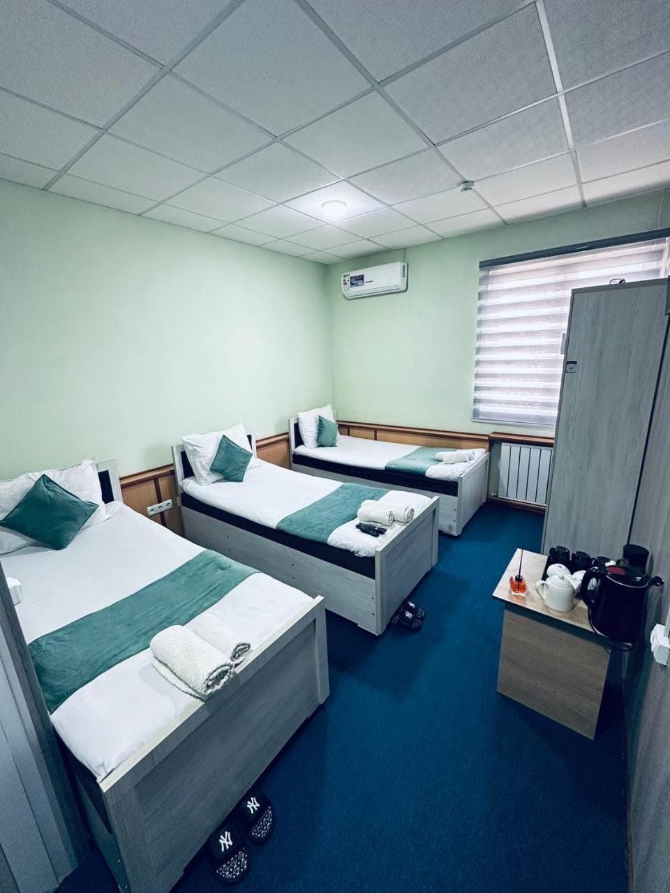 Bed, Photo of the whole room, towels