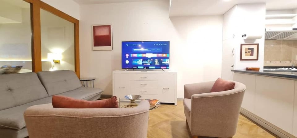 City Skyline View King bed Top Location Comfortable House in Mexico City