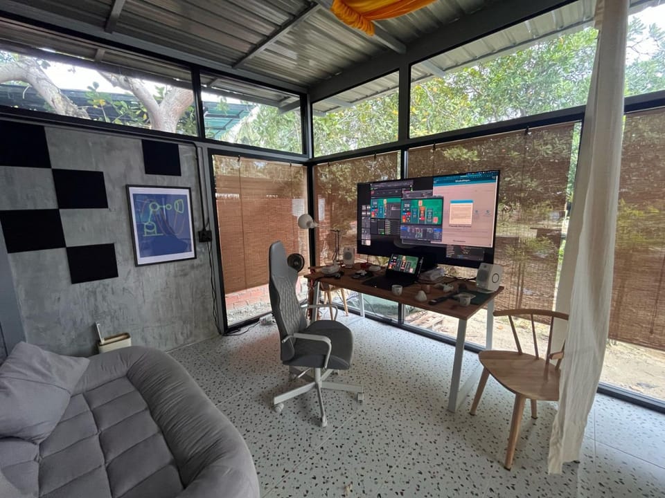 TV and multimedia, Living room, Seating area, Evening entertainment