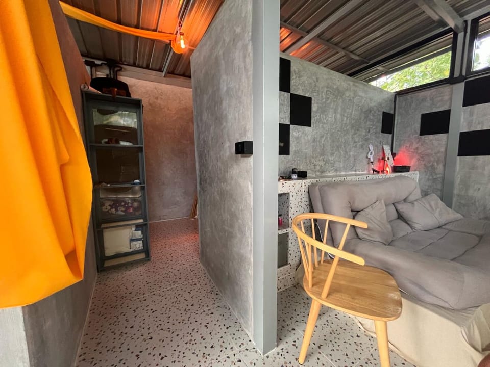 Living room, Other, Seating area, storage, towels