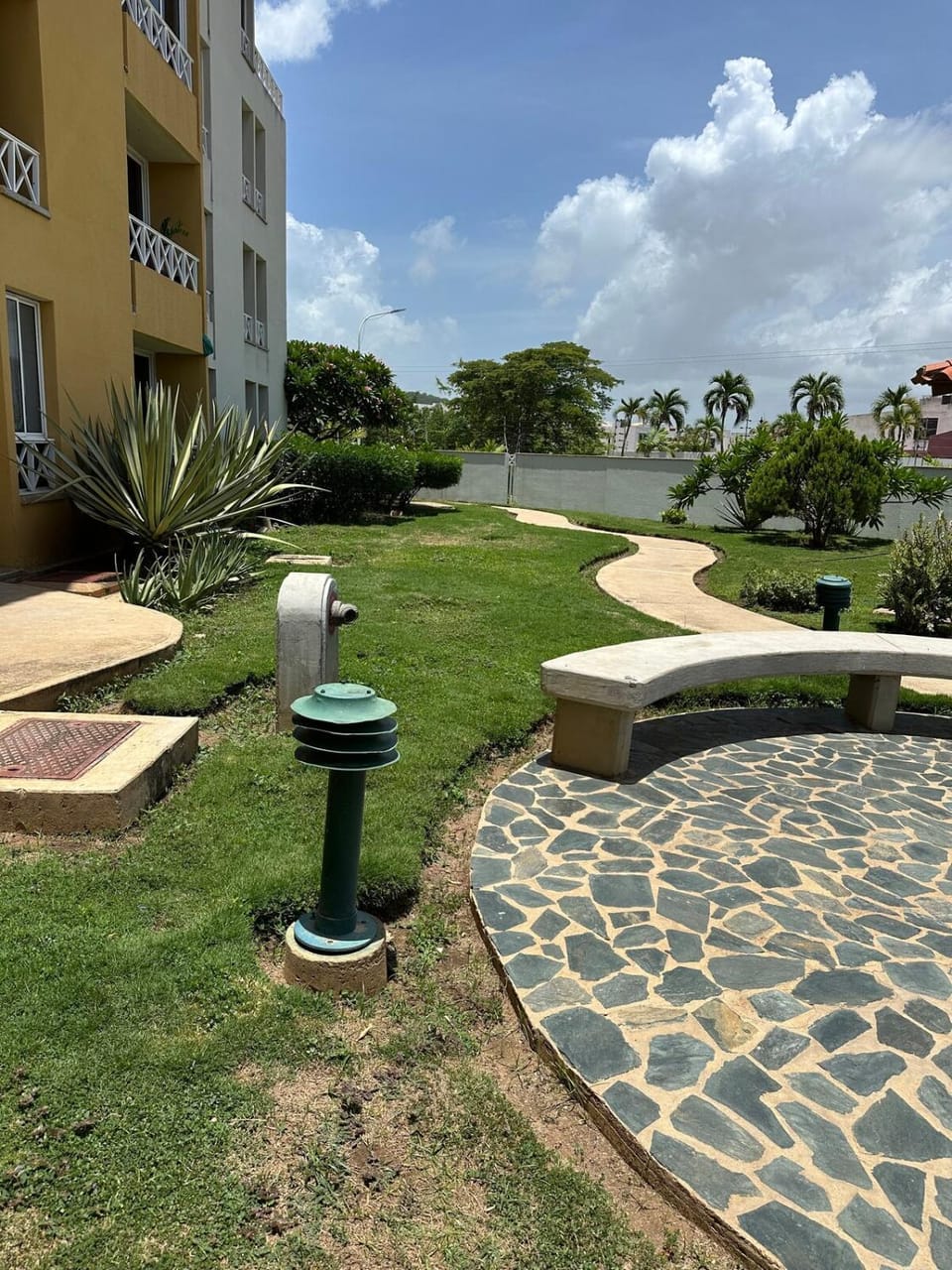 Apartamento Lecheria 2 Hab 2 Baños Terraza Planta Eléctrica - De Lujo Apartment in Venezuela