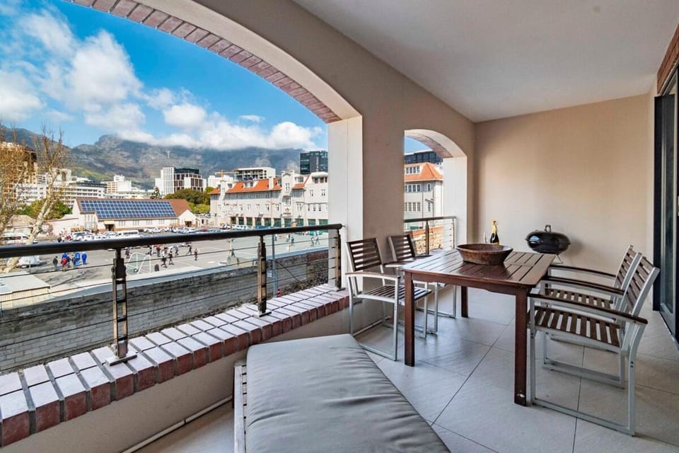 Balcony/Terrace, Seating area, Mountain view