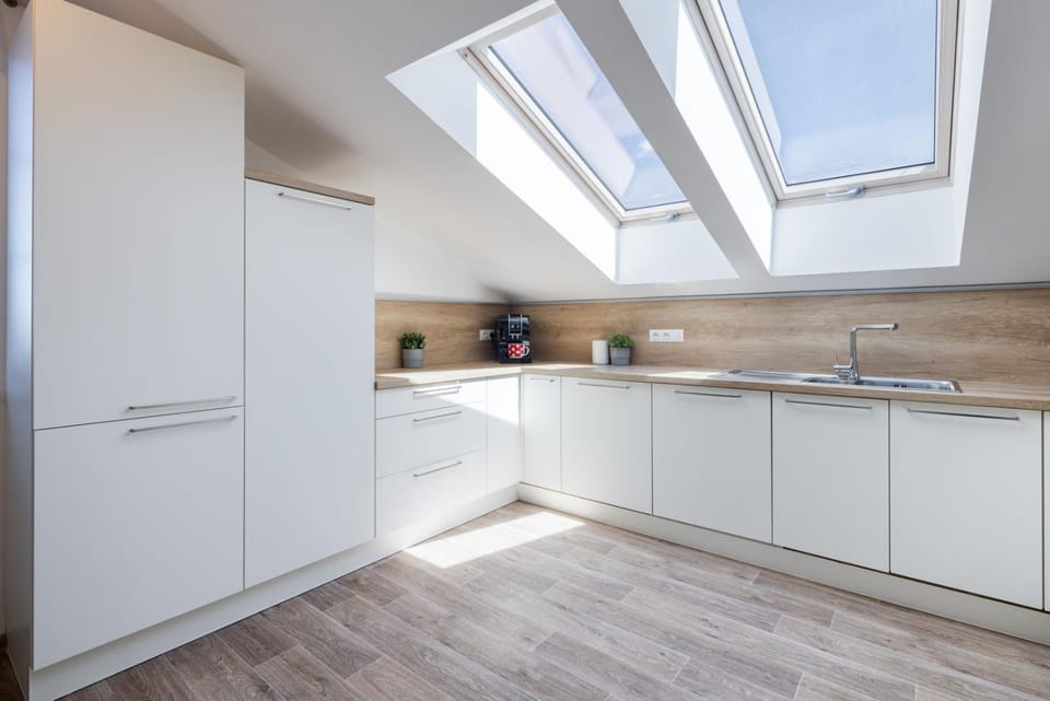Kitchen or kitchenette, dishwasher