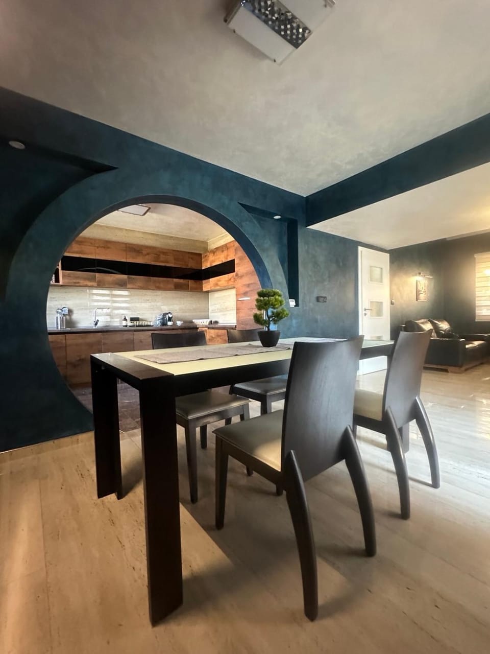 Kitchen or kitchenette, Living room, Seating area, Dining area