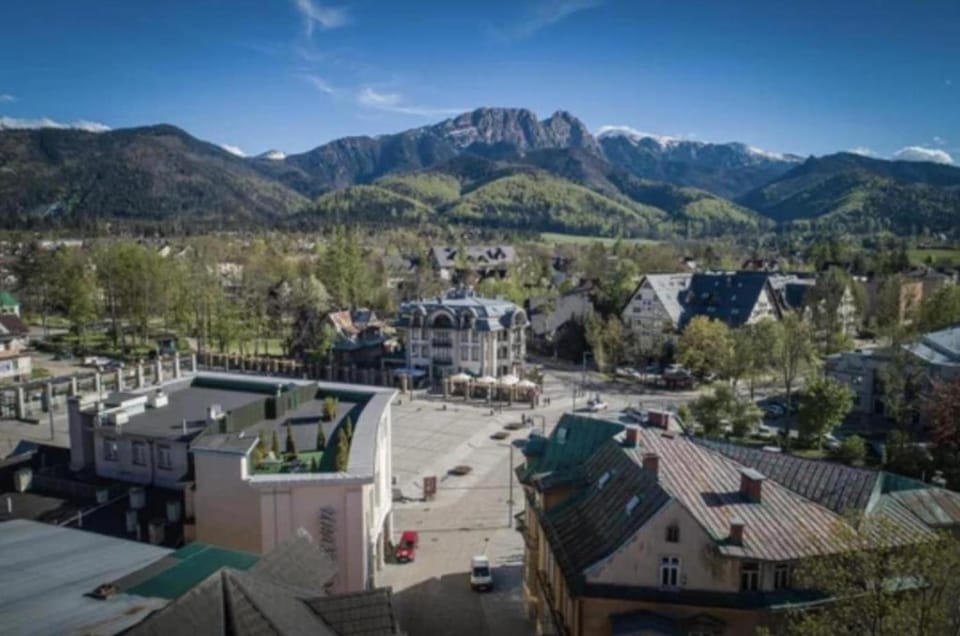 Neighbourhood, Bird's eye view