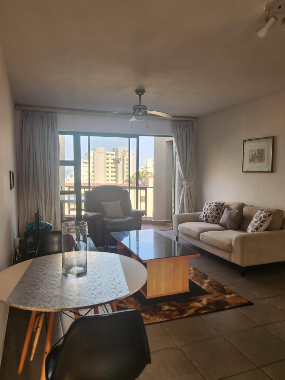 Shades Beach 2 Bedroom Flat Umhlanga Rocks Apartment in Umhlanga