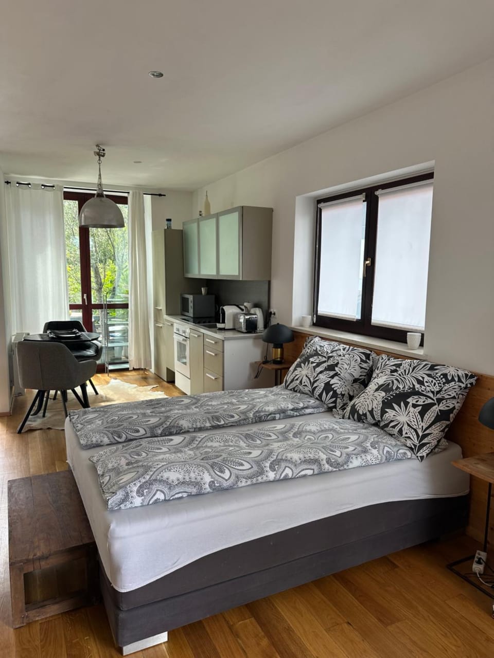 Bed, Photo of the whole room