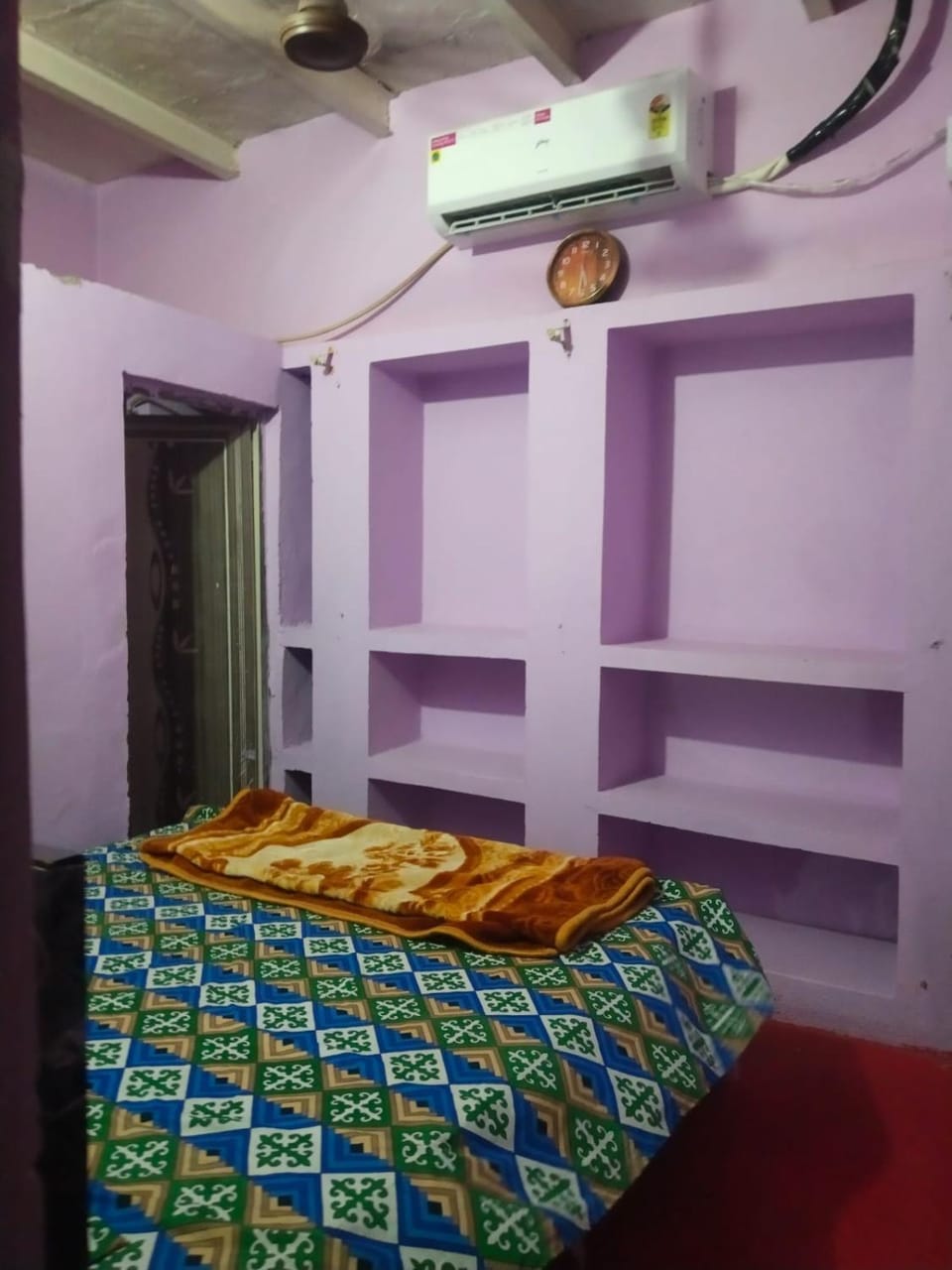 Radhika Yatri Nivas Bed and Breakfast in Uttar Pradesh